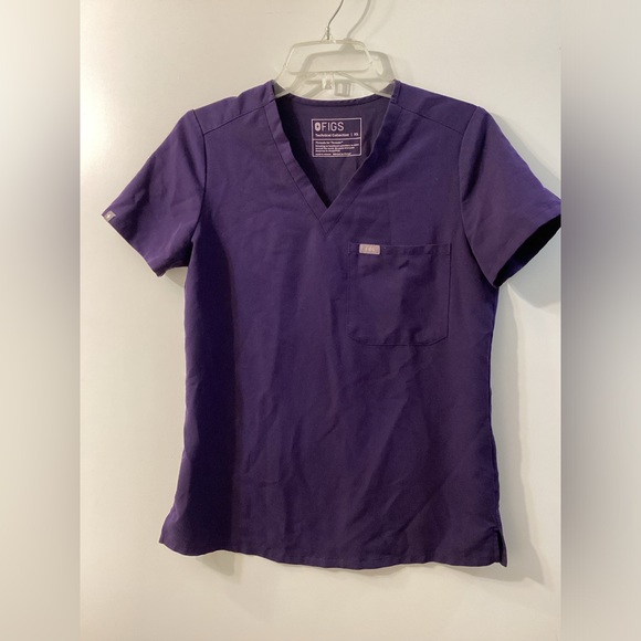 Figs‎ Technical Collection Scrub Top In Purple - Picture 2 of 9